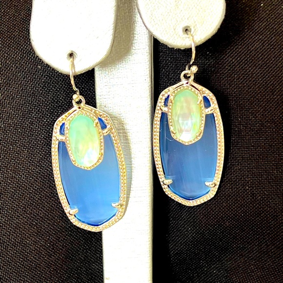 NWT Kendra Scott RARE Emmy Earrings Periwinkle Catseye Light Blue Illusion Silve - Picture 9 of 13